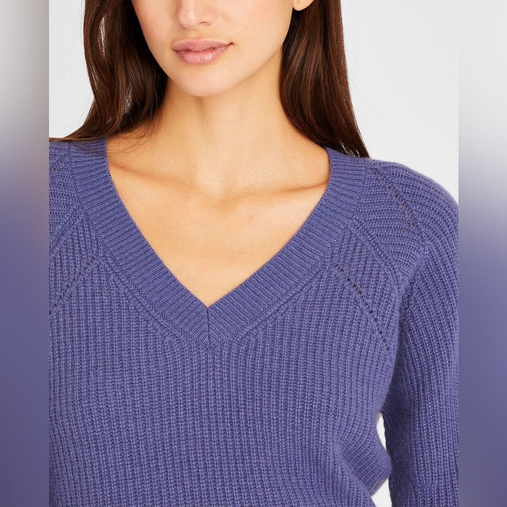 CLUB MONCO Cashmere V-neck sweater - Picture 3 of 9